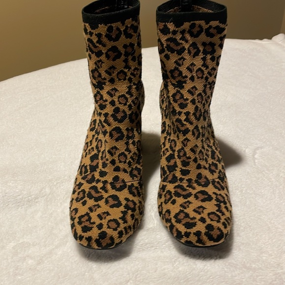 Cheetah Booties Mia Brand - Picture 2 of 8
